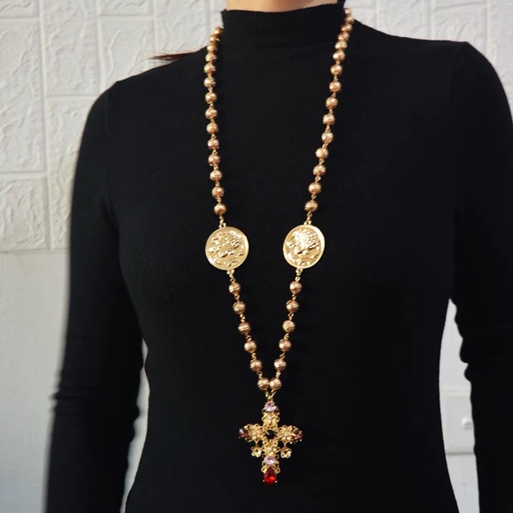 Riri Pregnancy Look Inspired Extra Long Baroque Crystal Oversized Cross Necklace - Picture 3 of 4